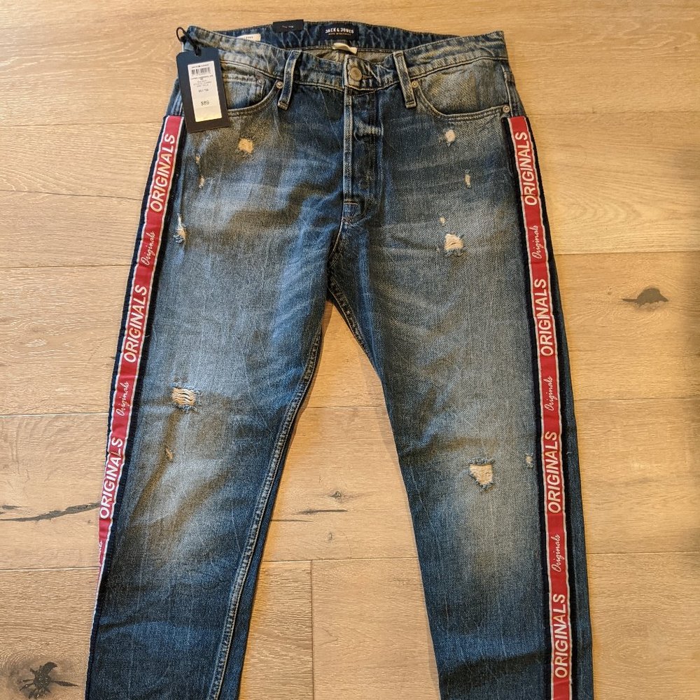 Jack & Jones Originals Tapered/Distressed Jeans
